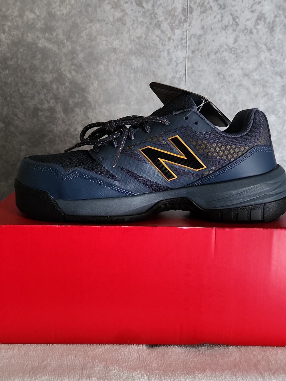 New Balance Men's Shoes with Accents (NWT)